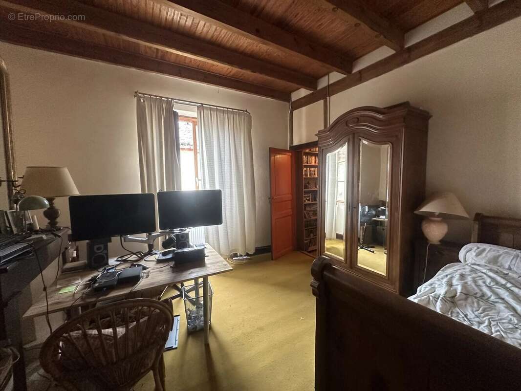 Maison à PUYLAROQUE