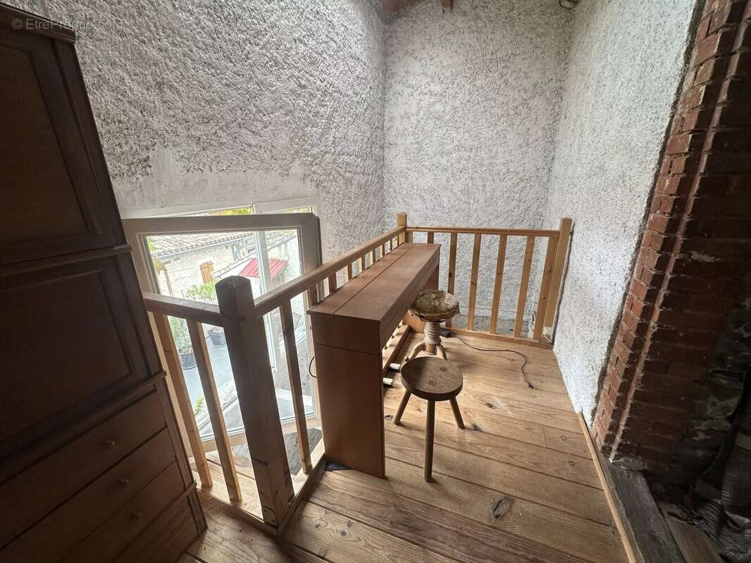 Maison à PUYLAROQUE