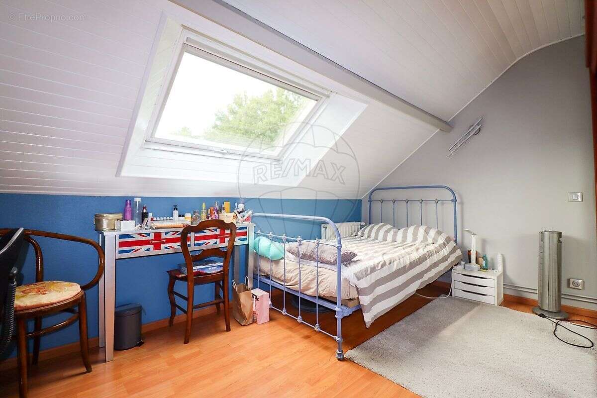 Maison à CHAMPS-SUR-YONNE