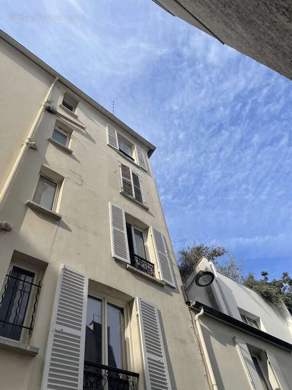 Appartement à PARIS-14E