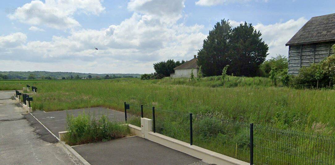 Terrain à DANNEMOIS