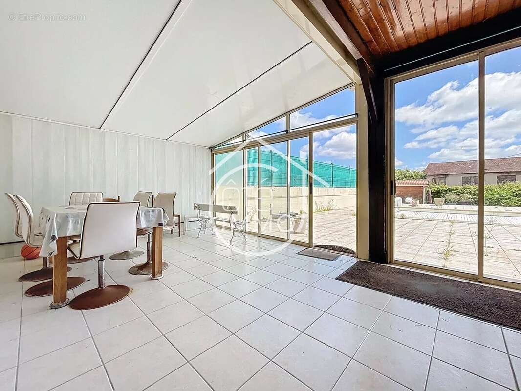 Maison à SAINT-MAGNE-DE-CASTILLON