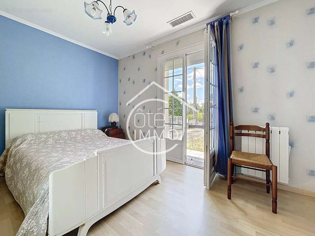 Maison à SAINT-MAGNE-DE-CASTILLON