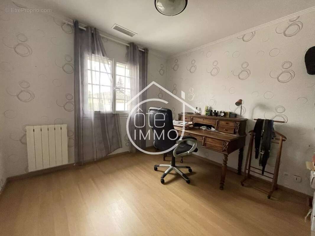 Maison à SAINT-MAGNE-DE-CASTILLON