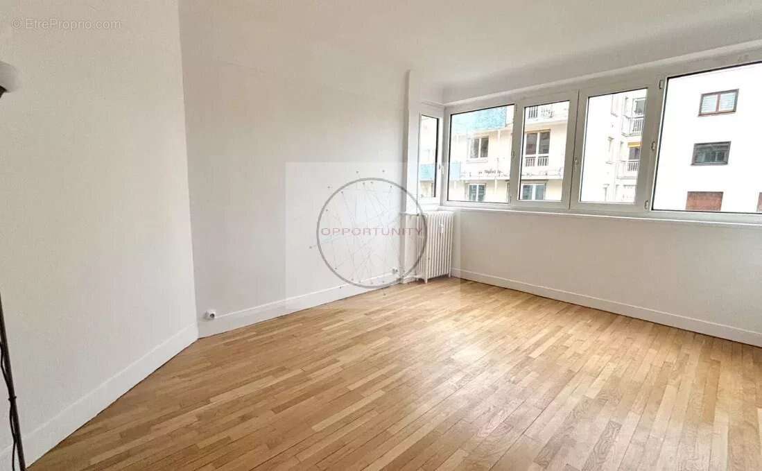 Appartement à PARIS-20E