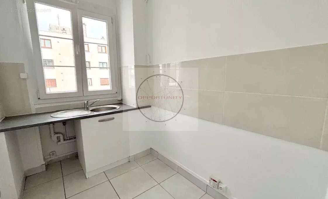 Appartement à PARIS-20E