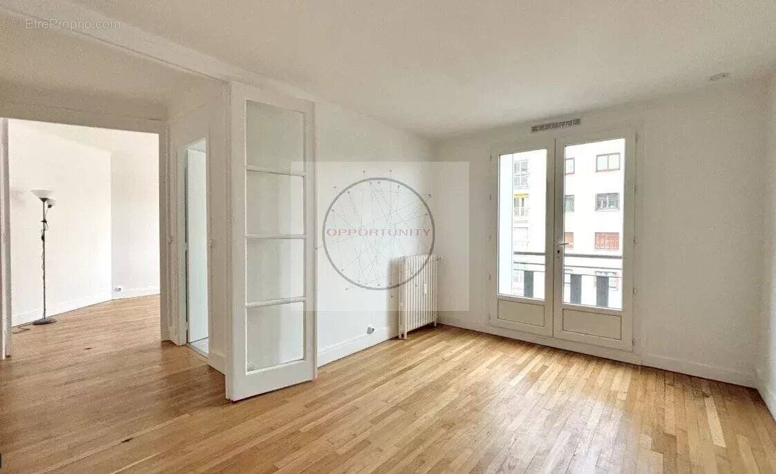 Appartement à PARIS-20E