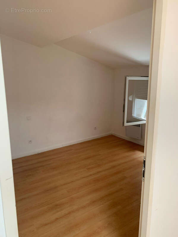 Appartement à SAINT-LAURENT-DE-LA-SALANQUE