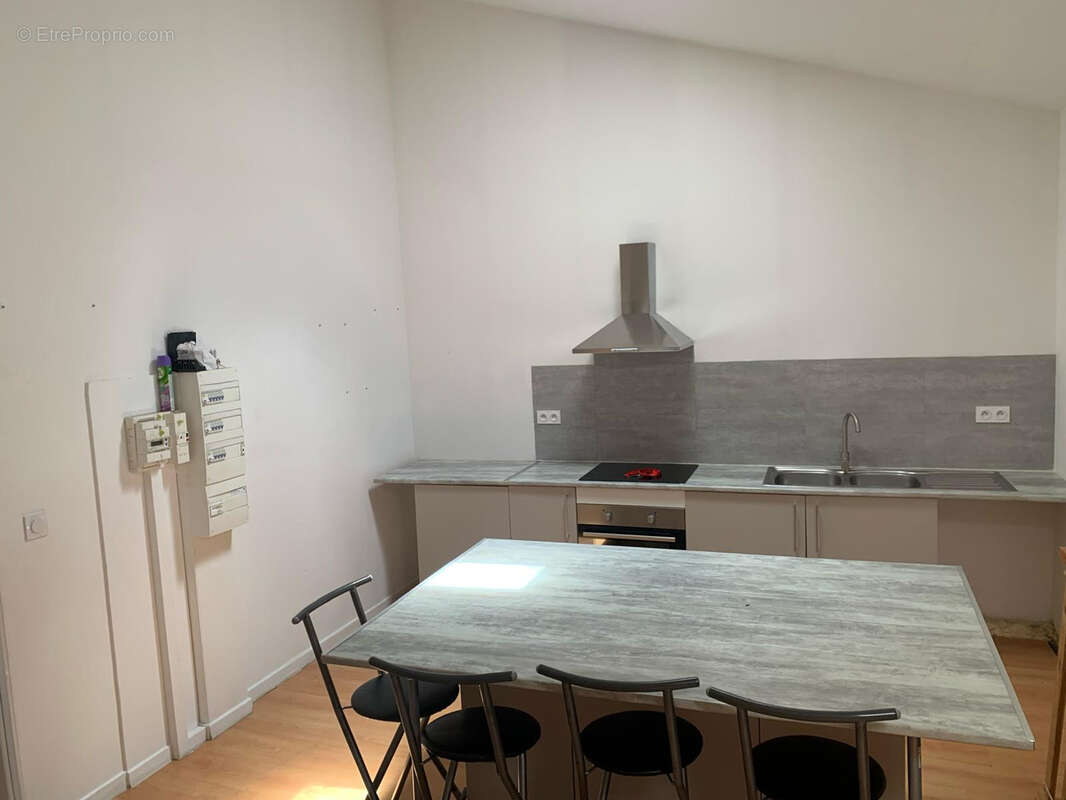 Appartement à SAINT-LAURENT-DE-LA-SALANQUE