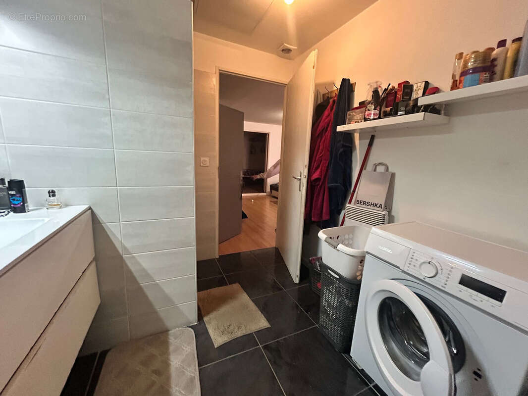 Appartement à SAINT-LAURENT-DE-LA-SALANQUE