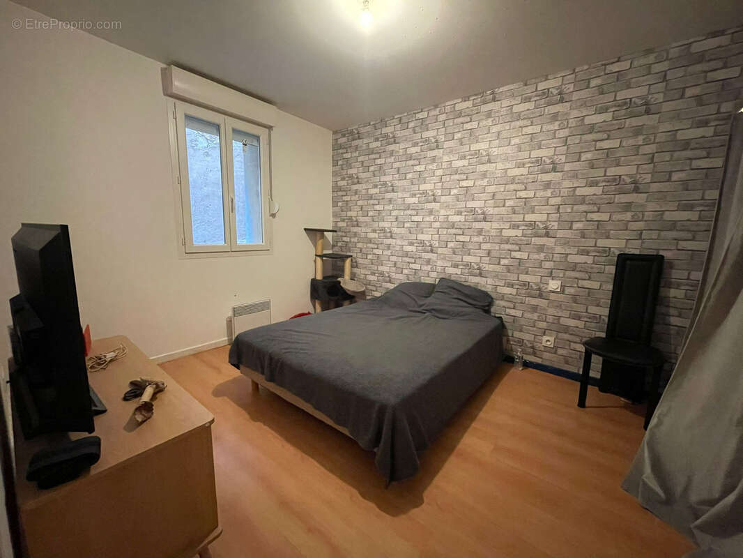 Appartement à SAINT-LAURENT-DE-LA-SALANQUE