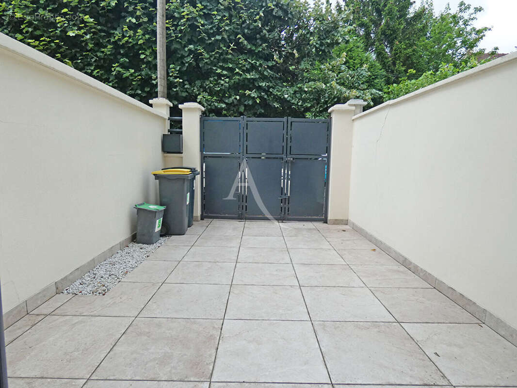 Maison à CHAMPS-SUR-MARNE