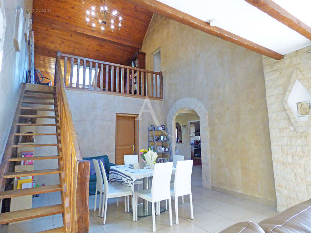 Maison à NEUILLY-SUR-MARNE