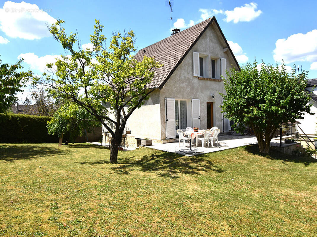 Maison à COMBS-LA-VILLE