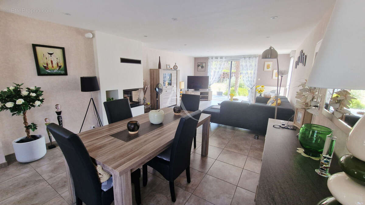 Maison à TALMONT-SAINT-HILAIRE