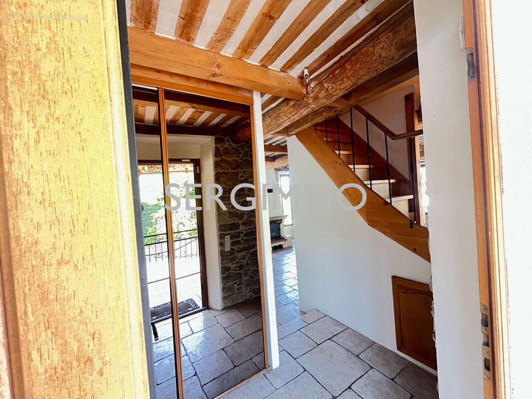 Appartement à FAYENCE