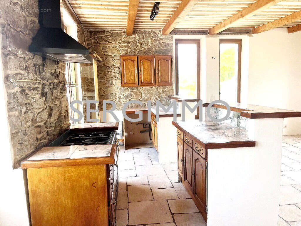Appartement à FAYENCE