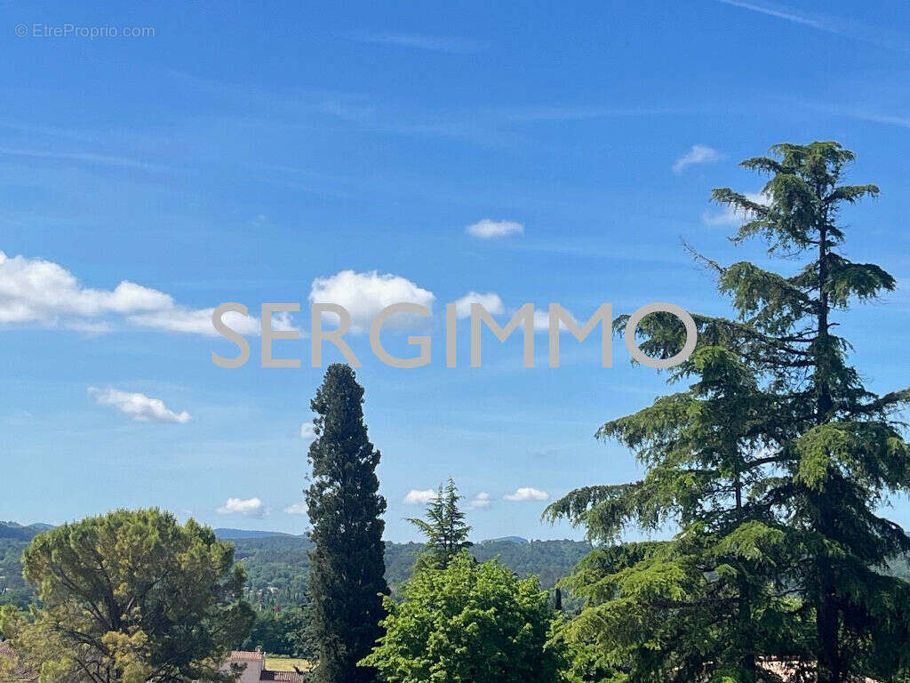 Appartement à FAYENCE