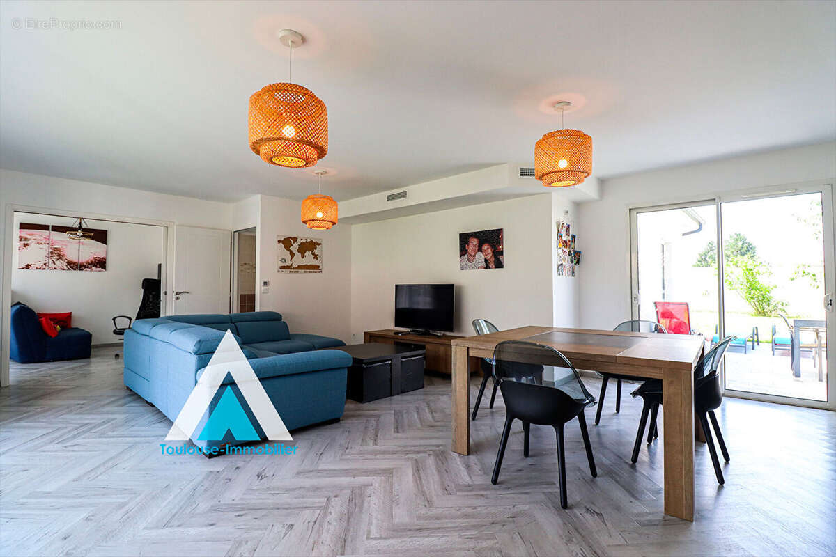 Maison à CASTELGINEST