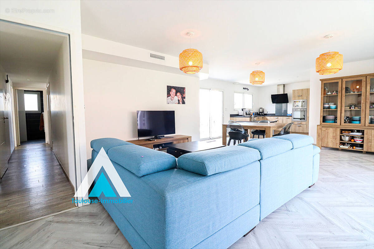 Maison à CASTELGINEST