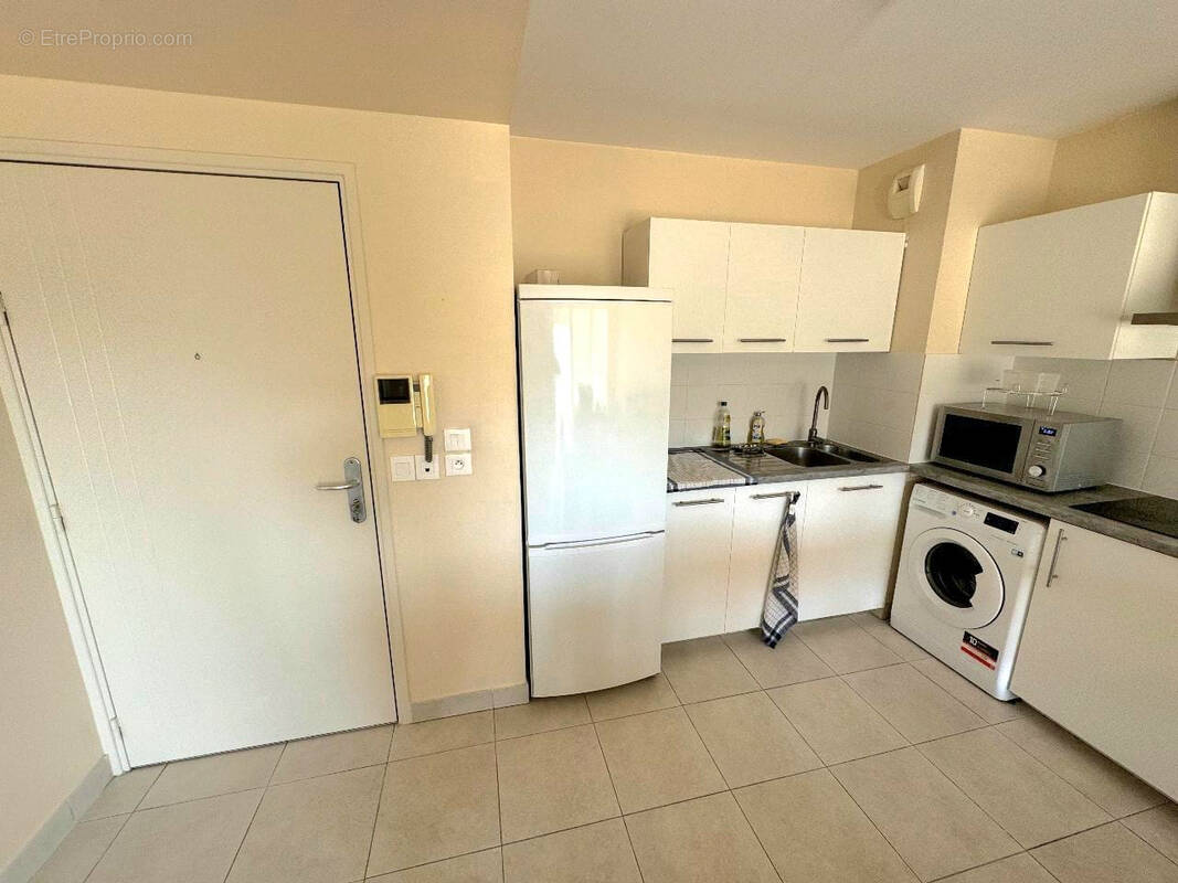 Appartement à ENSUES-LA-REDONNE