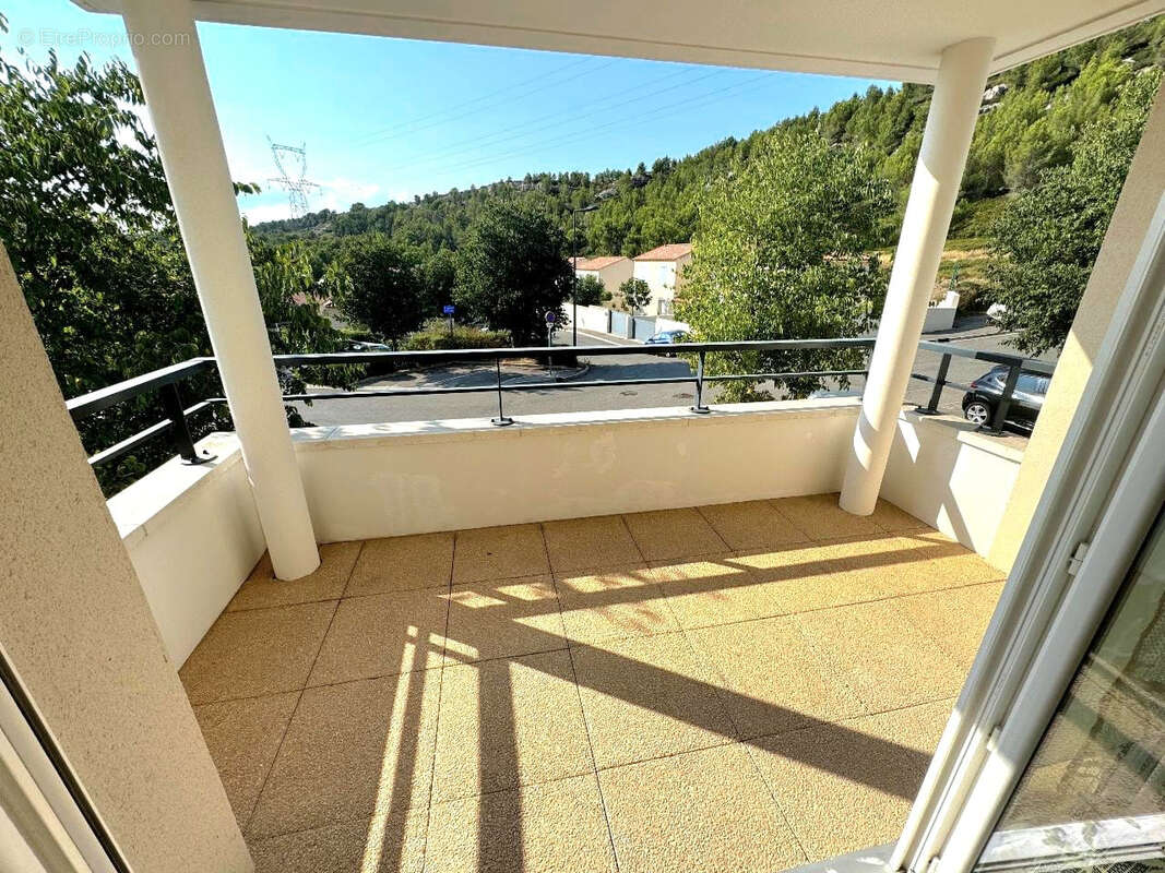 Appartement à ENSUES-LA-REDONNE