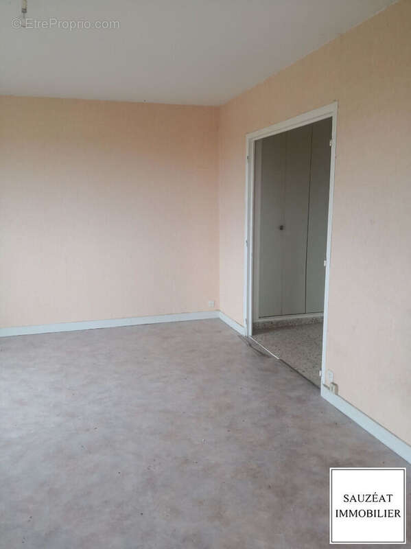 Appartement à SAINT-BENOIT-DU-SAULT