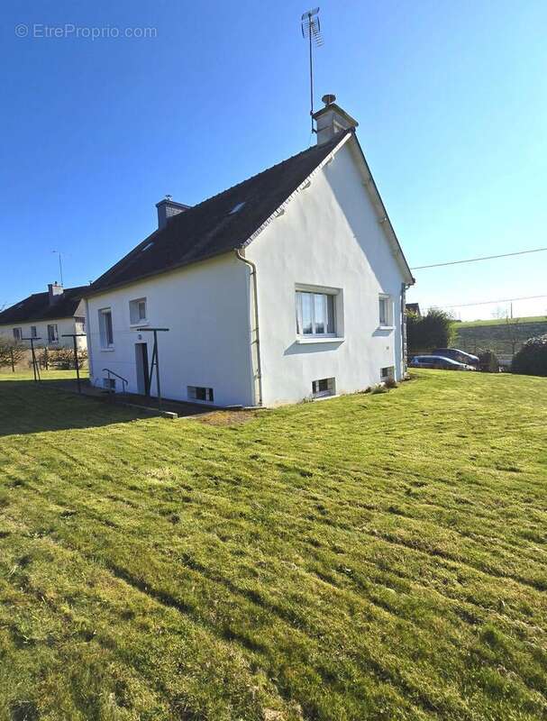 Maison à PLOUGUENAST