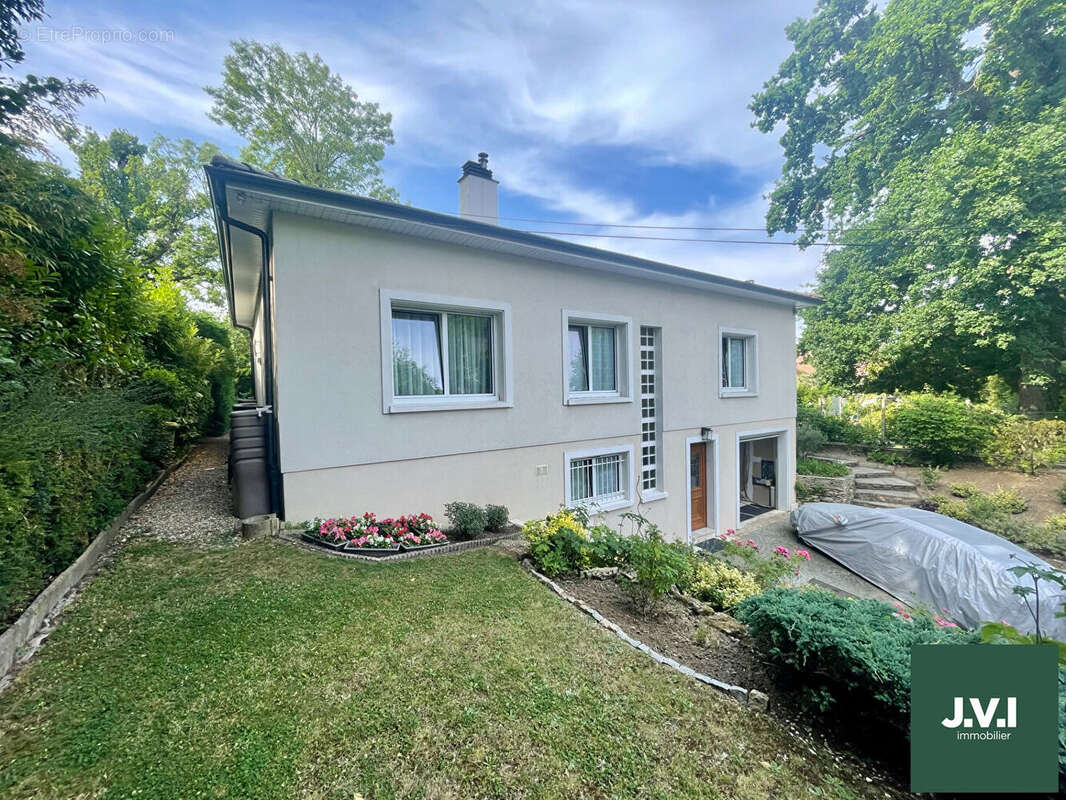 Maison à MONTMORENCY