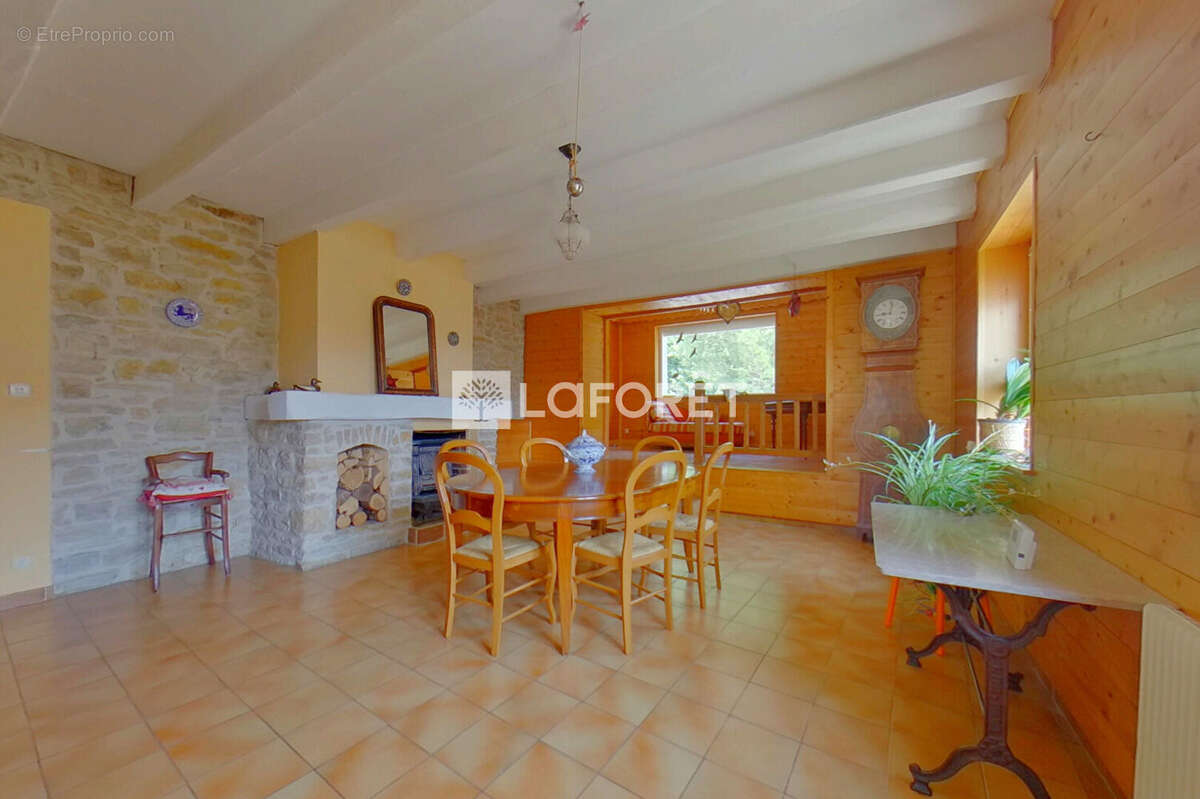 Maison à SAINT-MARTIN-DU-MONT