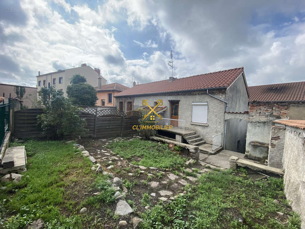 Appartement à SAINT-ROMAIN-LE-PUY