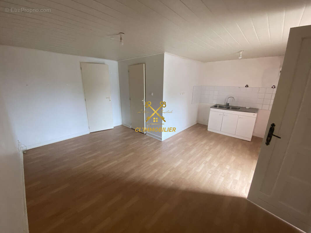 Appartement à SAINT-ROMAIN-LE-PUY