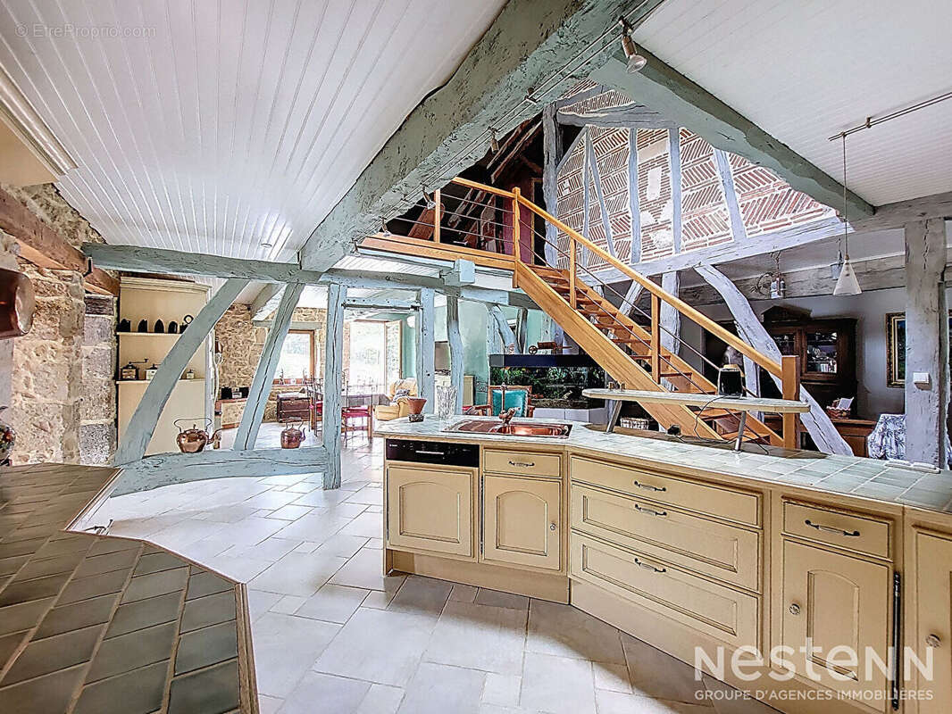 Maison à SAINTE-MAURE-DE-PEYRIAC