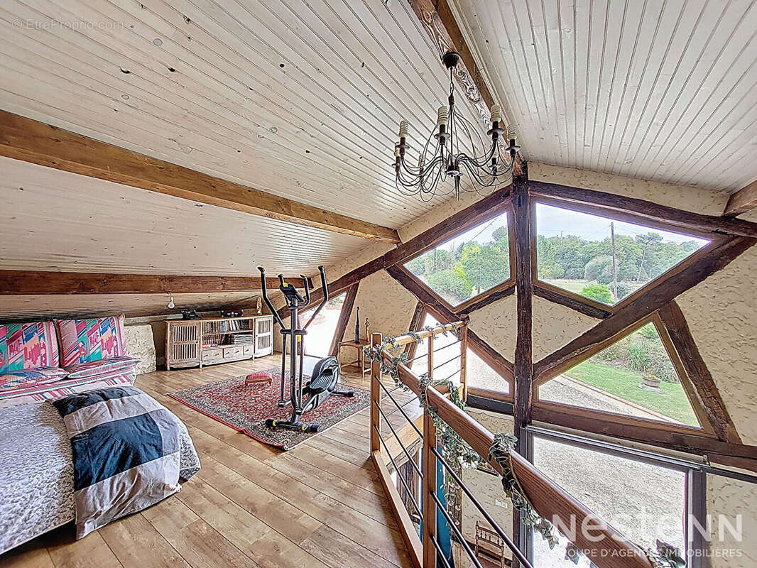 Maison à SAINTE-MAURE-DE-PEYRIAC