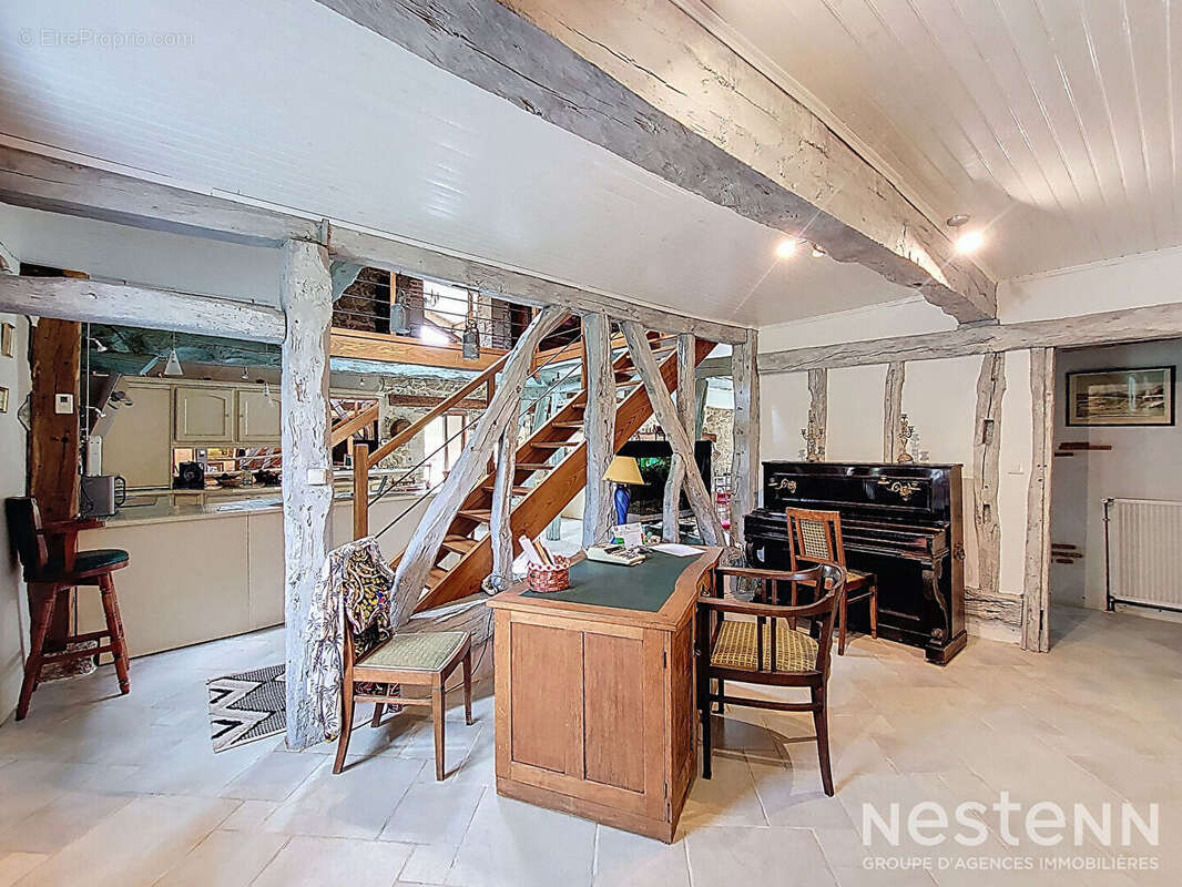 Maison à SAINTE-MAURE-DE-PEYRIAC