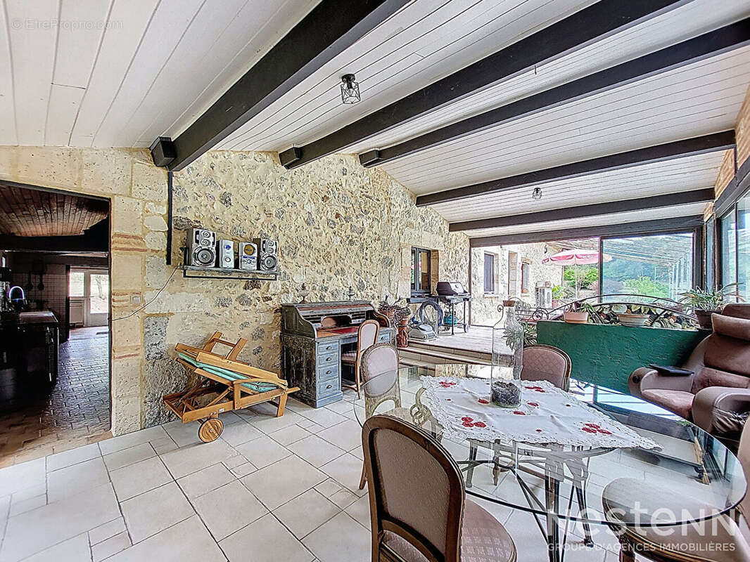 Maison à SAINTE-MAURE-DE-PEYRIAC