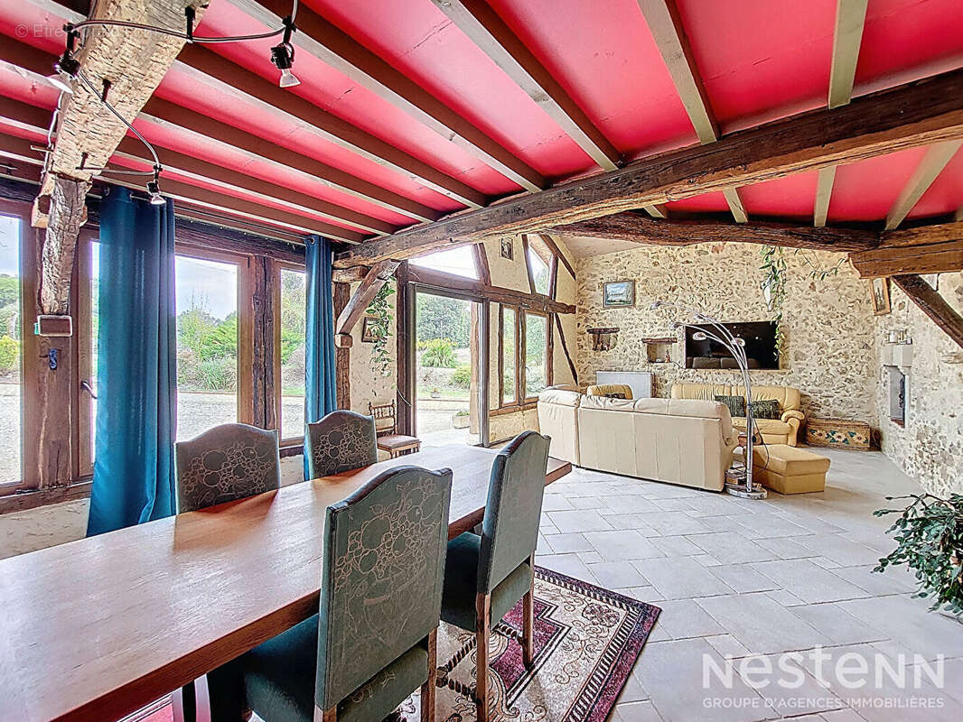 Maison à SAINTE-MAURE-DE-PEYRIAC