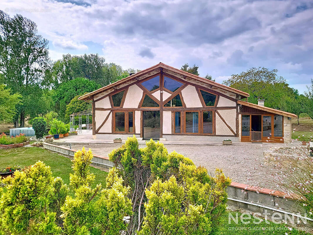 Maison à SAINTE-MAURE-DE-PEYRIAC