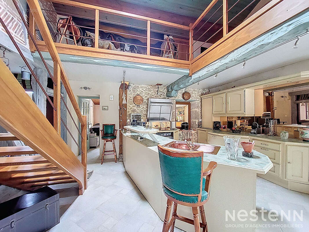 Maison à SAINTE-MAURE-DE-PEYRIAC