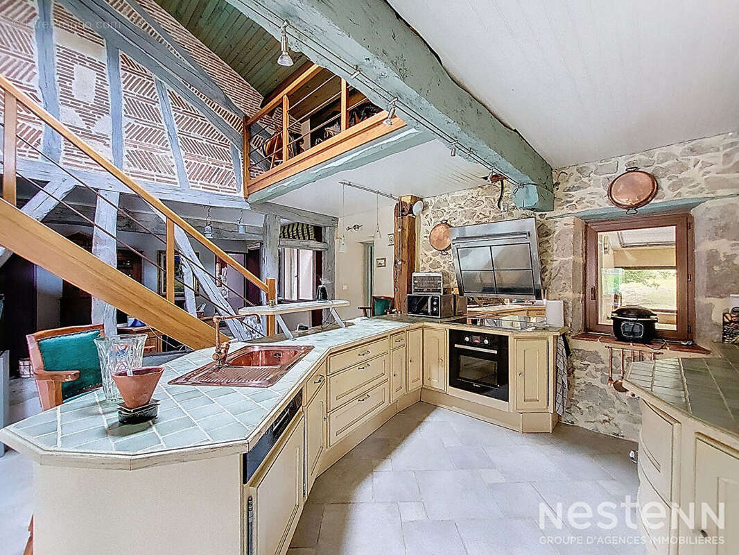 Maison à SAINTE-MAURE-DE-PEYRIAC