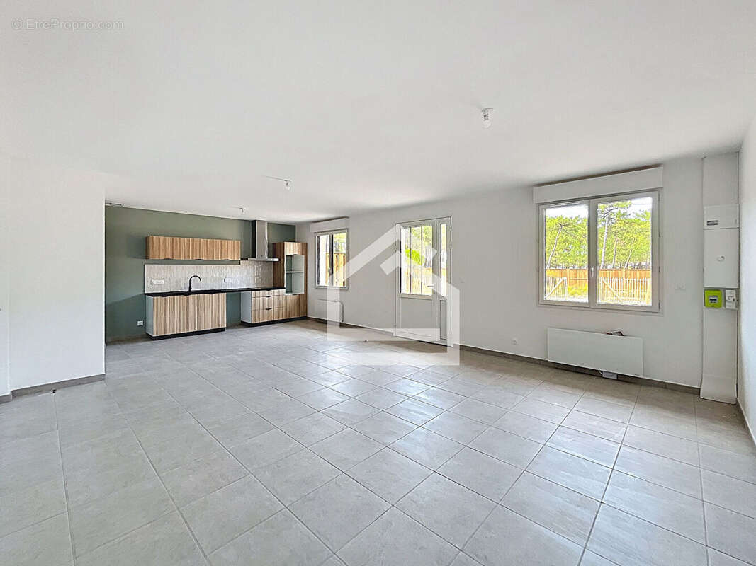 Appartement à VENDAYS-MONTALIVET