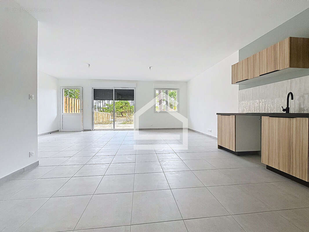 Appartement à VENDAYS-MONTALIVET