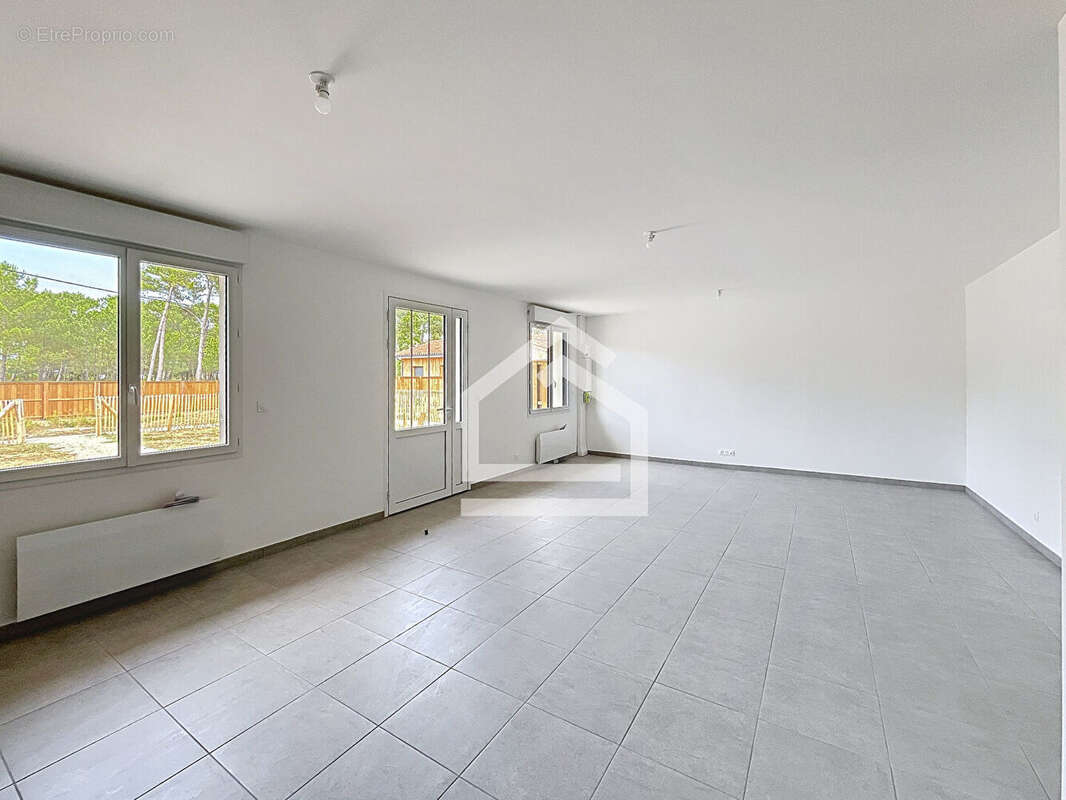 Appartement à VENDAYS-MONTALIVET