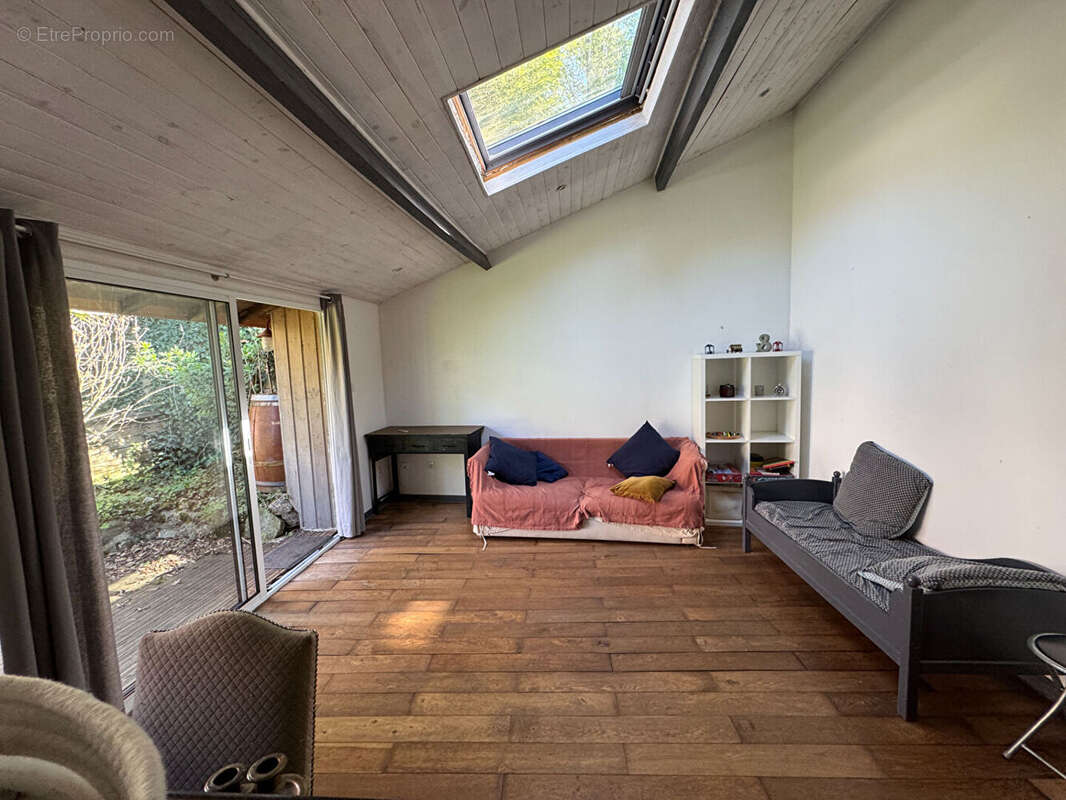 Maison à NEAUPHLE-LE-CHATEAU