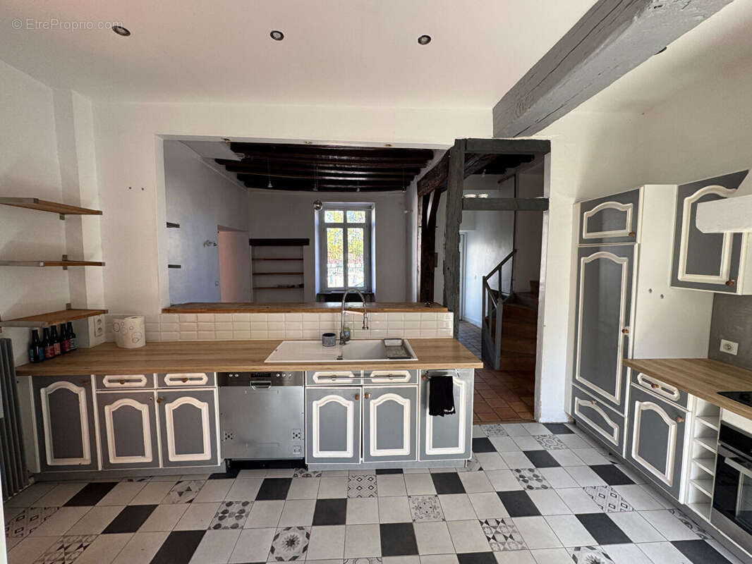 Maison à NEAUPHLE-LE-CHATEAU