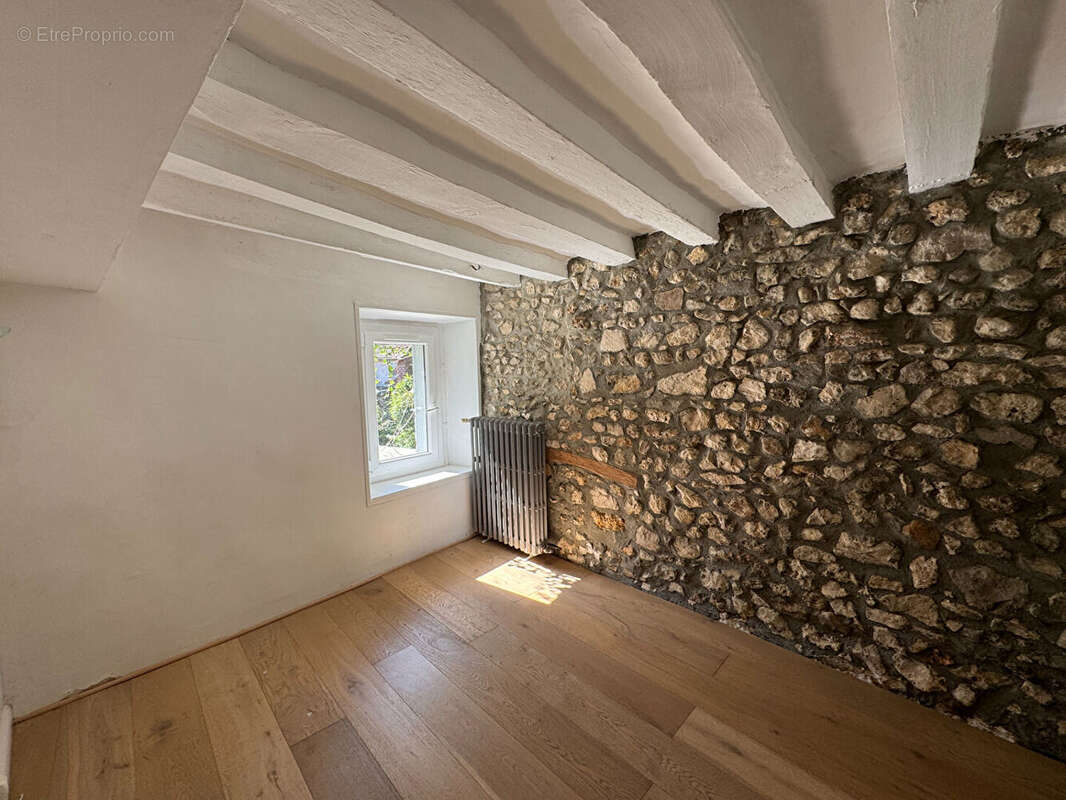 Maison à NEAUPHLE-LE-CHATEAU