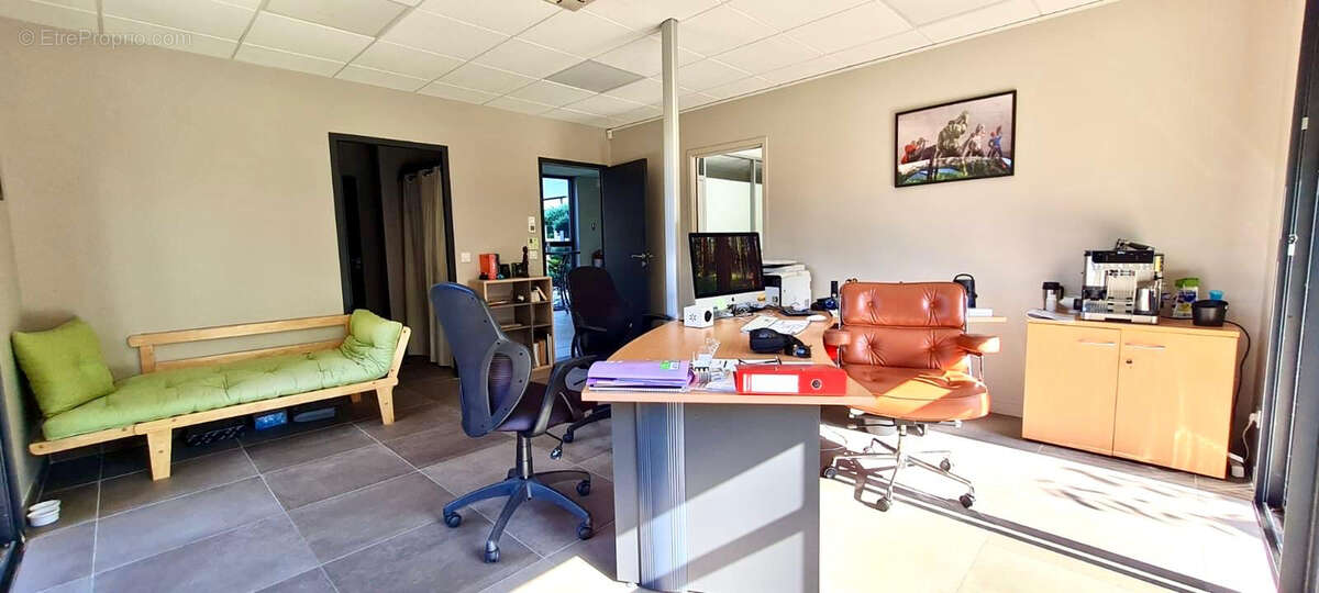 Commerce à CHATEAUNEUF-DU-RHONE