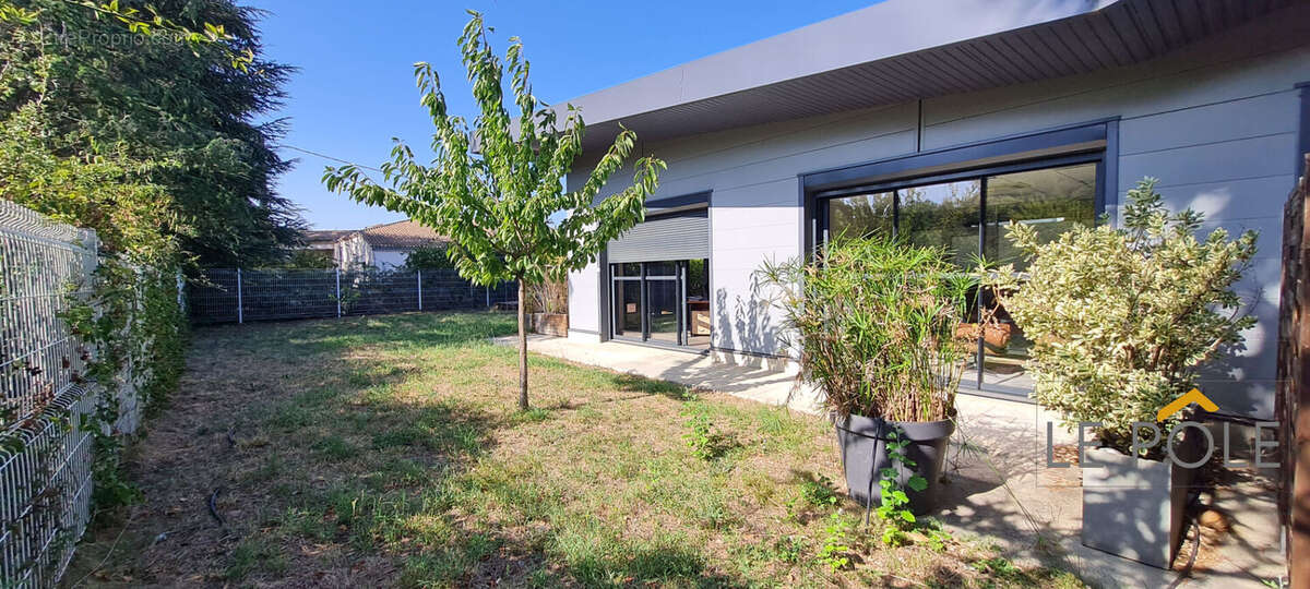 Commerce à CHATEAUNEUF-DU-RHONE