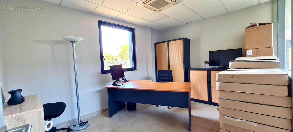 Commerce à CHATEAUNEUF-DU-RHONE