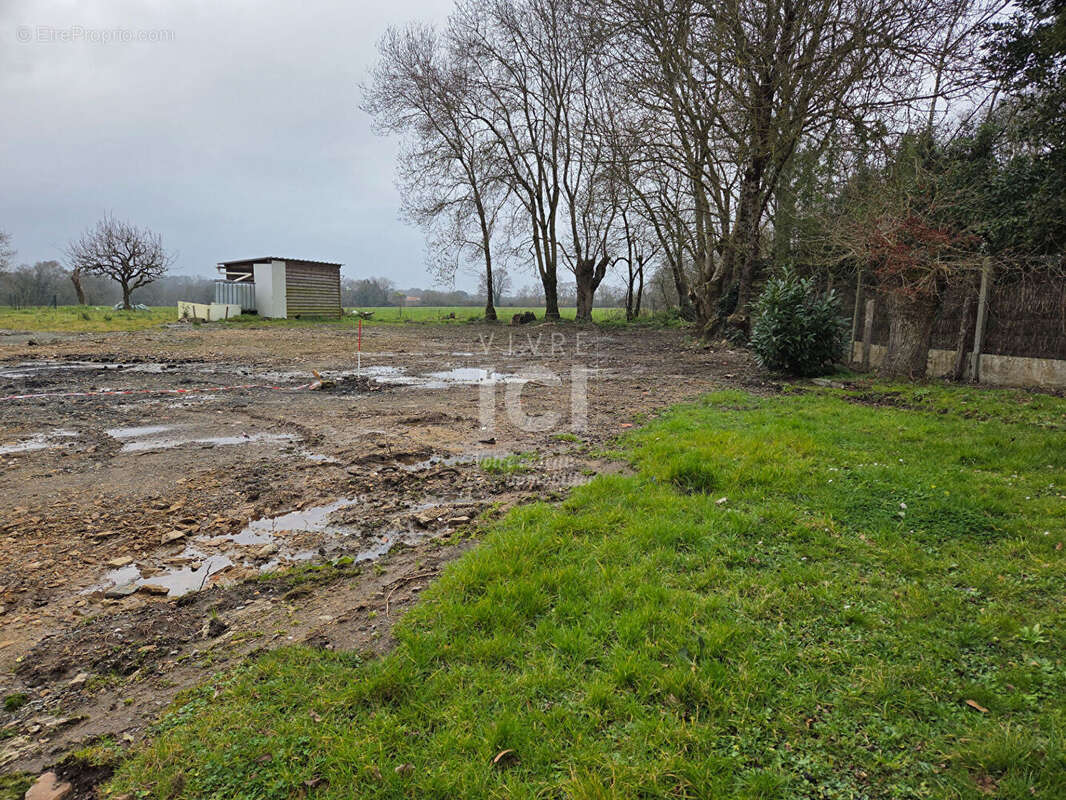 Terrain à PONT-SAINT-MARTIN